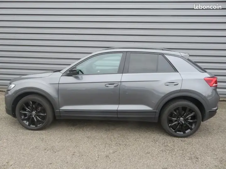 Volkswagen T-Roc 2022 photo 2