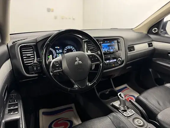 Mitsubishi Outlander 2014 photo 4