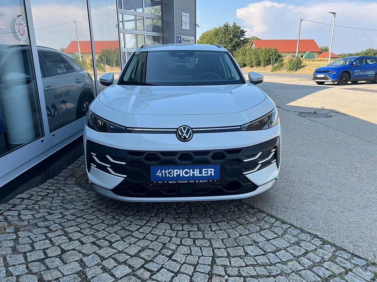 Volkswagen T-Roc 2026 photo 2