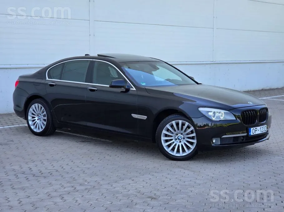 BMW 730 2011 photo 2