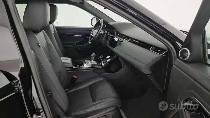 Land Rover Evoque 2023 photo 3