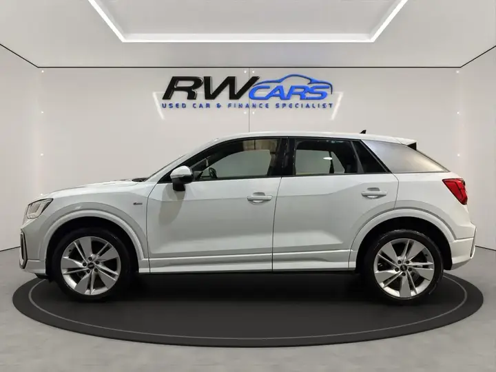 Audi Q2 2021 photo 2