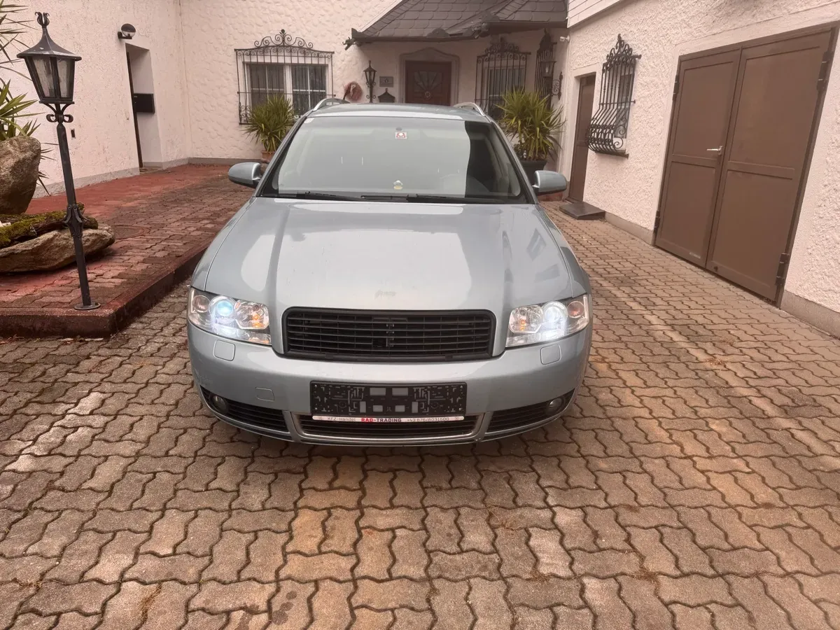 Audi A4 2002 photo 2