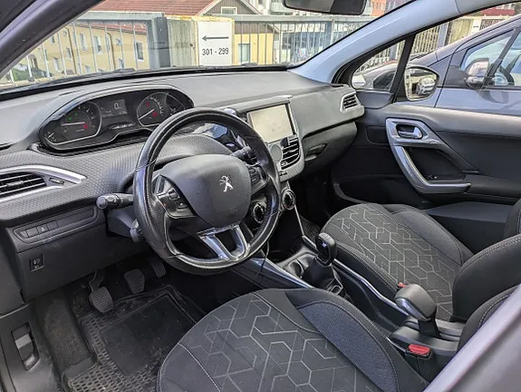 Peugeot 2008 2016 photo 2