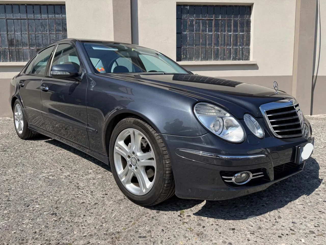 Mercedes-Benz E-Class 2009 photo 3