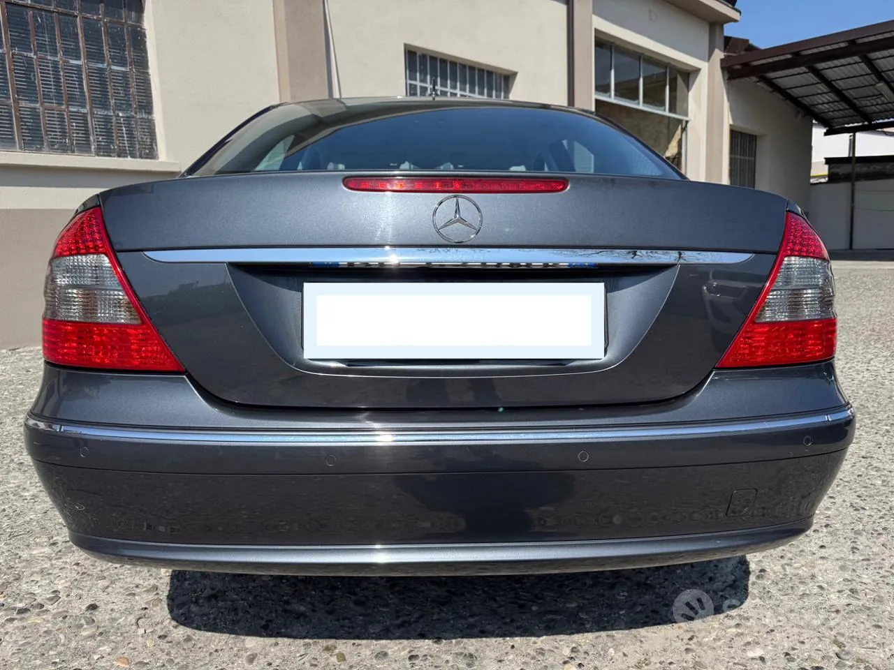 Mercedes-Benz E-Class 2009 photo 5