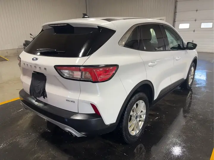 Ford Escape 2022 photo 4