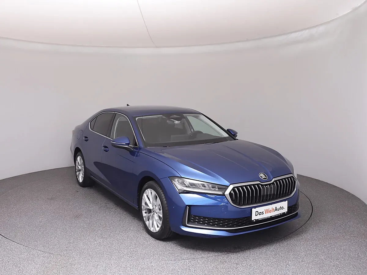 Skoda Superb 2025 photo 2