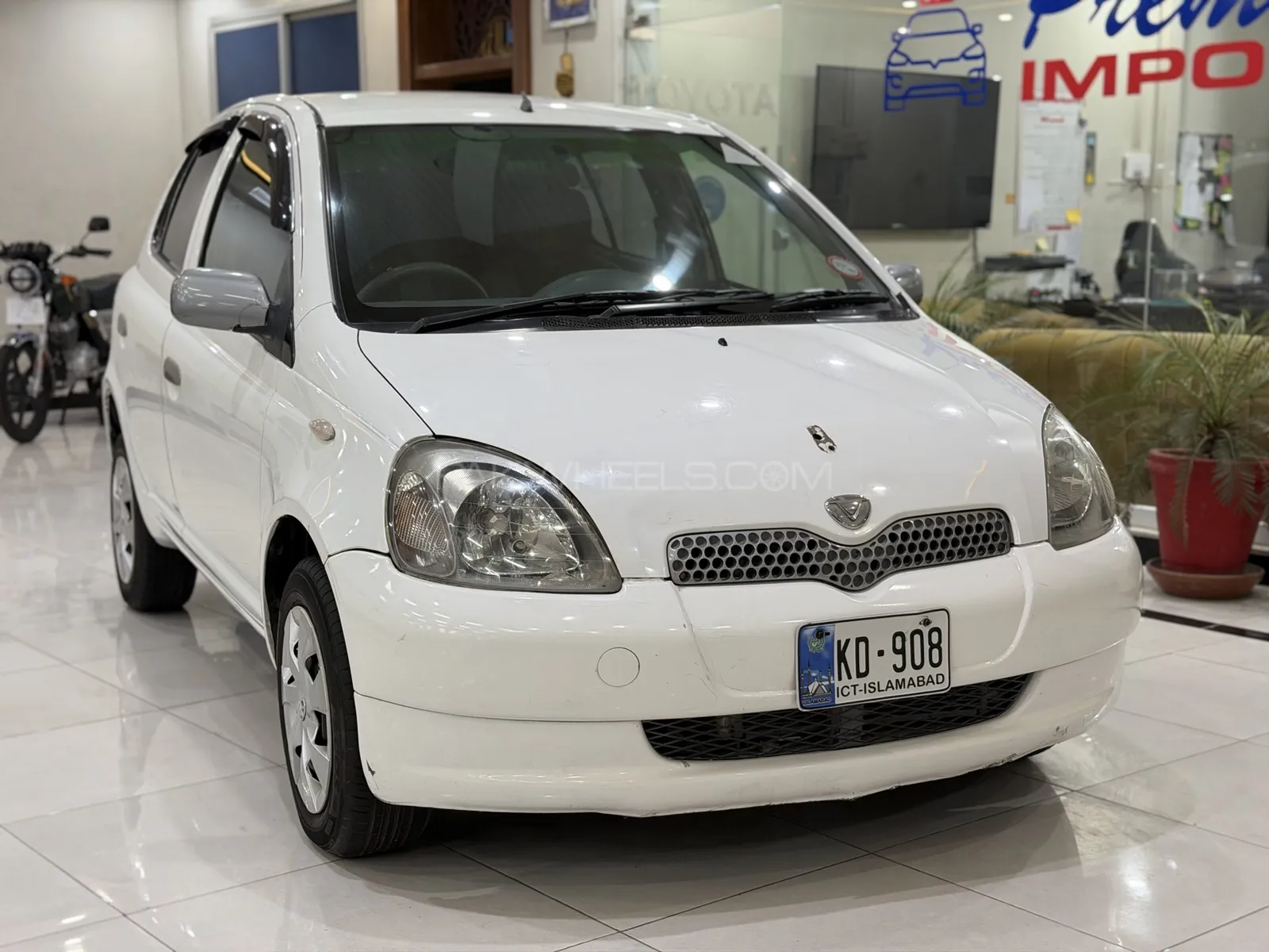 Toyota Vitz