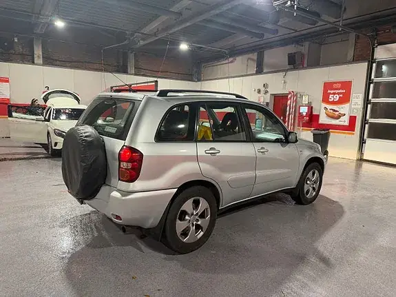 Toyota Rav4 2004 photo 3