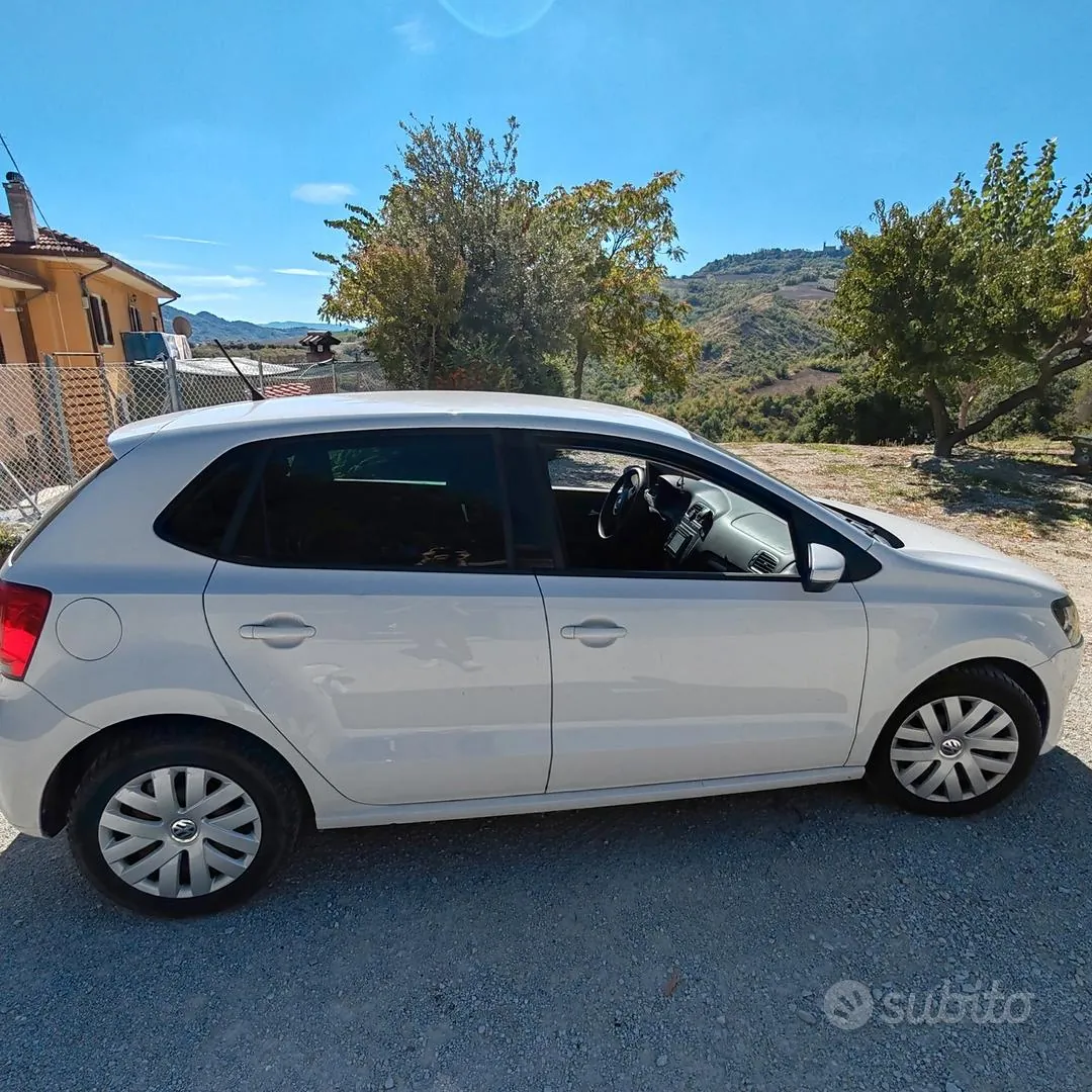 Volkswagen Polo 2011 photo 3