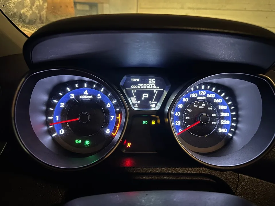 Hyundai Elantra 2012 photo 4