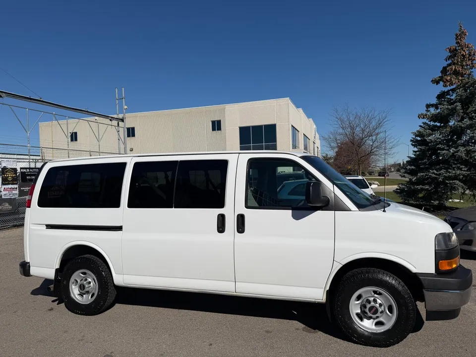GMC Savana 2017 photo 5