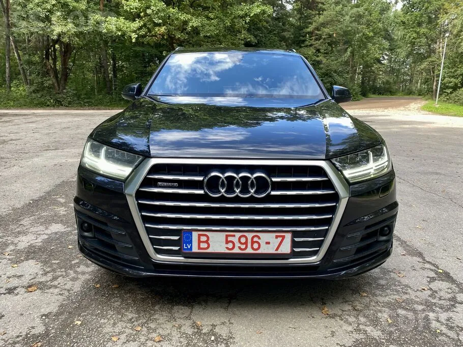 Audi Q7 2017 photo 2