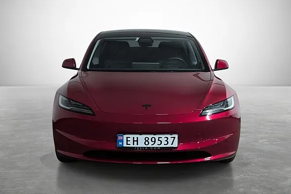 Tesla Model 3 2024 photo 3