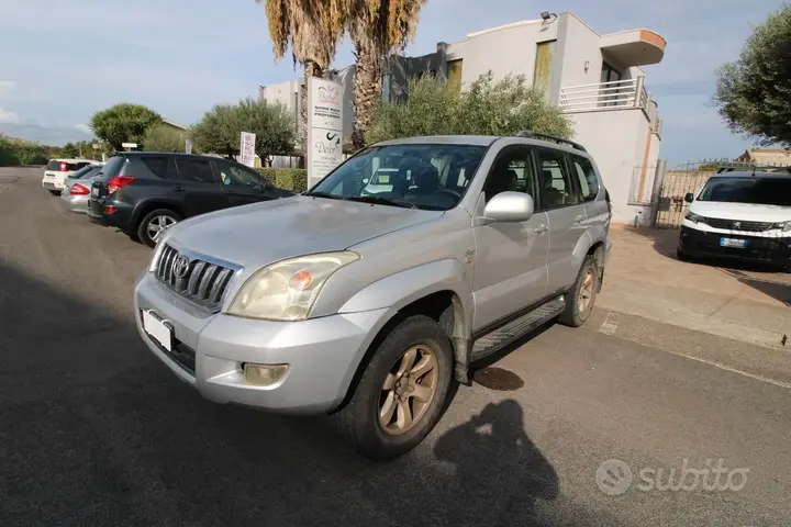 Toyota Land Cruiser 2005 photo 2