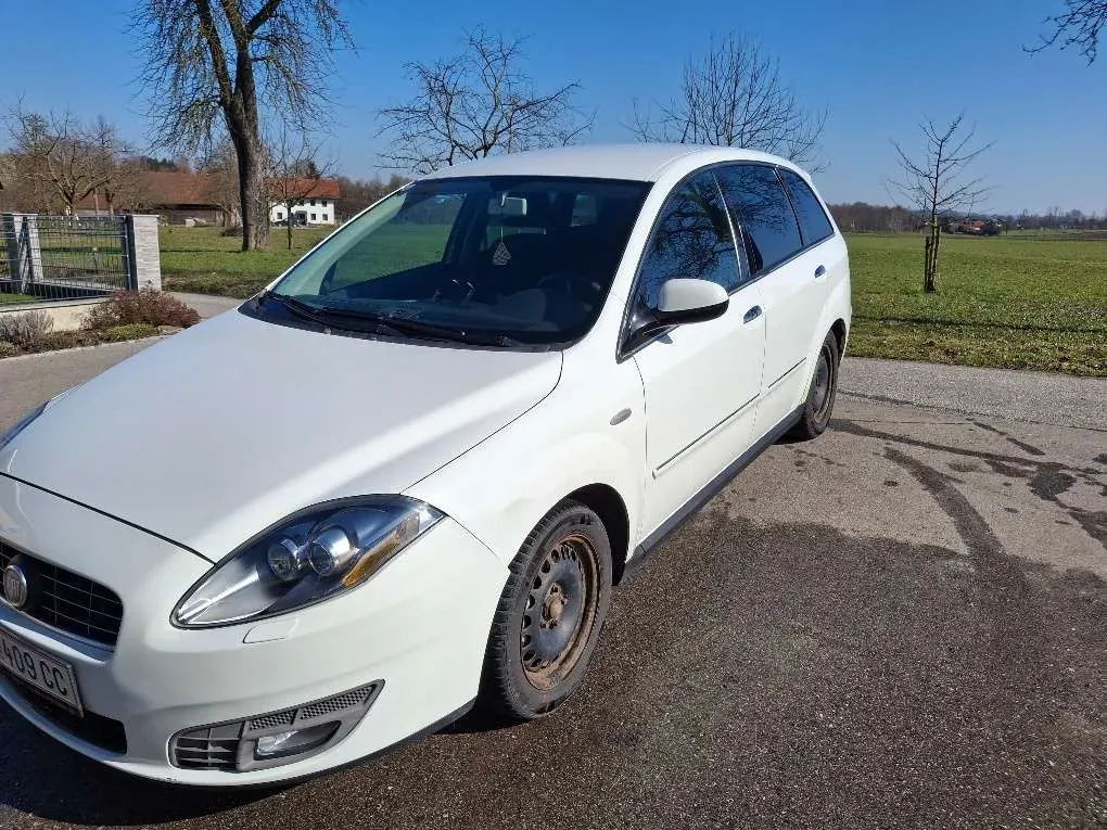 Fiat Croma 2011 photo 2