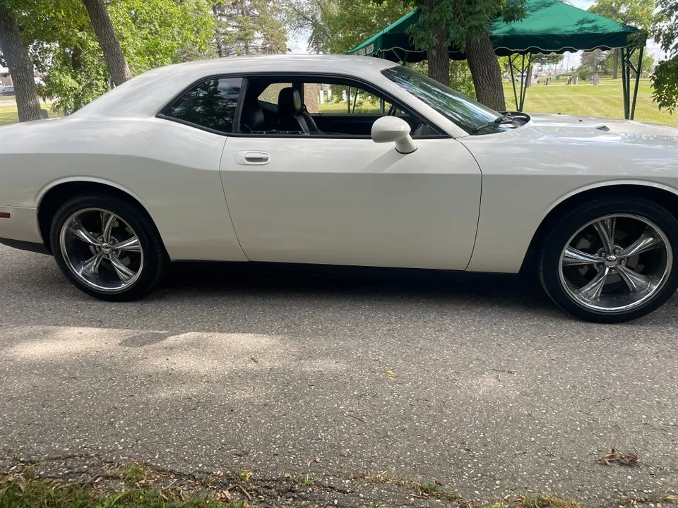 Dodge Challenger 2010 photo 4