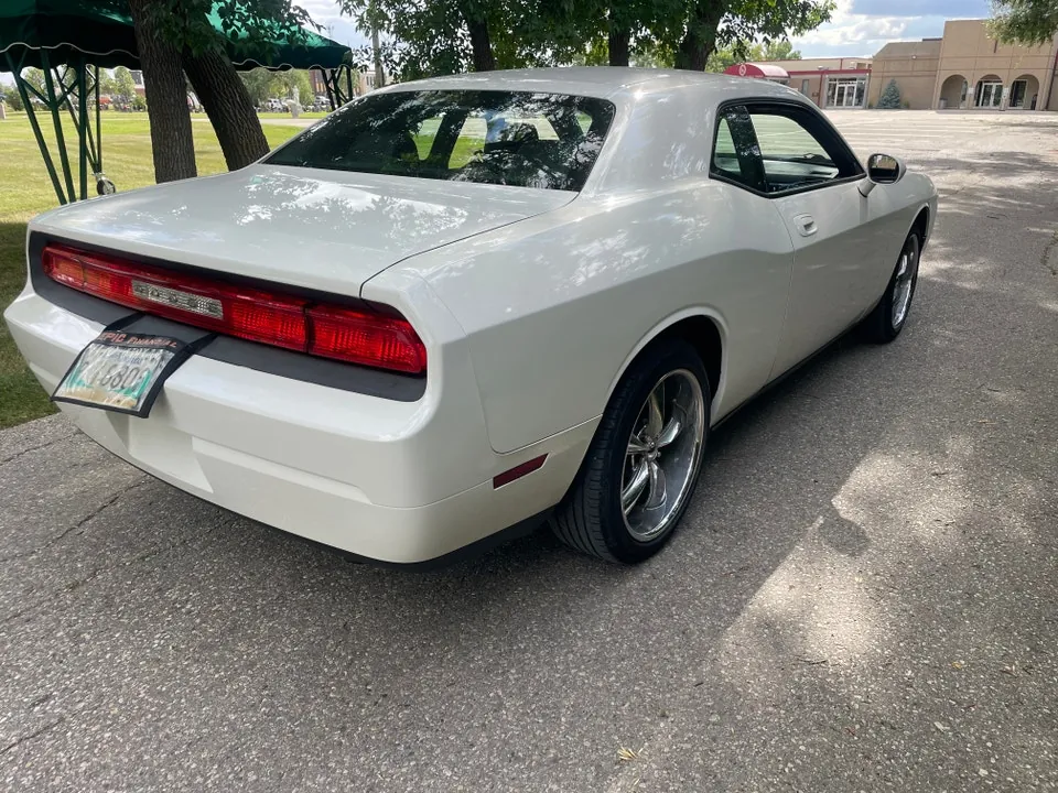Dodge Challenger 2010 photo 5