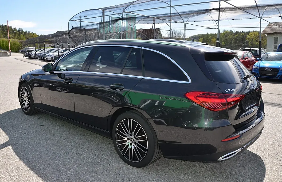 Mercedes-Benz C-Class 2023 photo 3