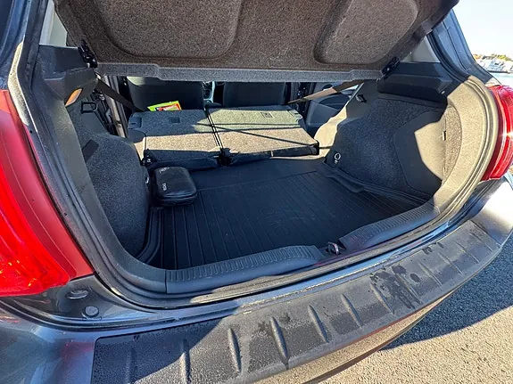 Toyota Auris 2010 photo 5