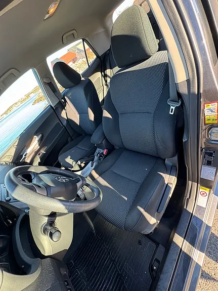 Toyota Auris 2010 photo 4