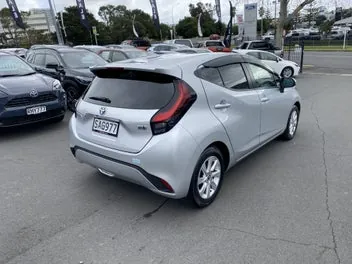 Toyota Aqua 2023 photo 3