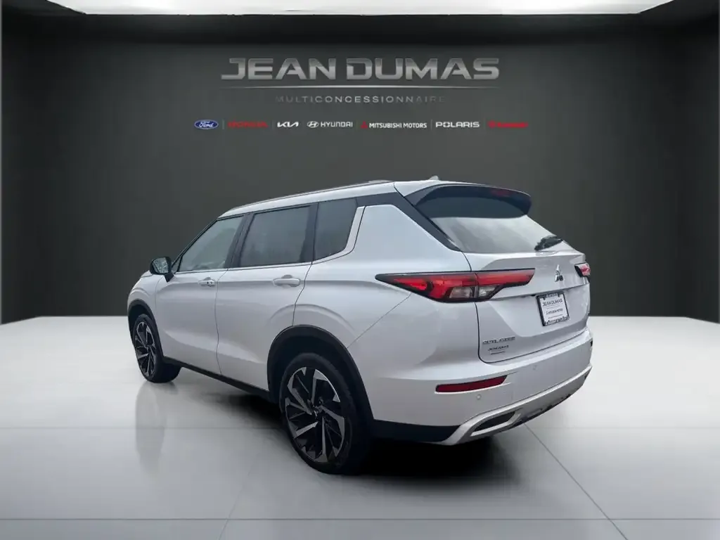 Mitsubishi Outlander 2023 photo 5