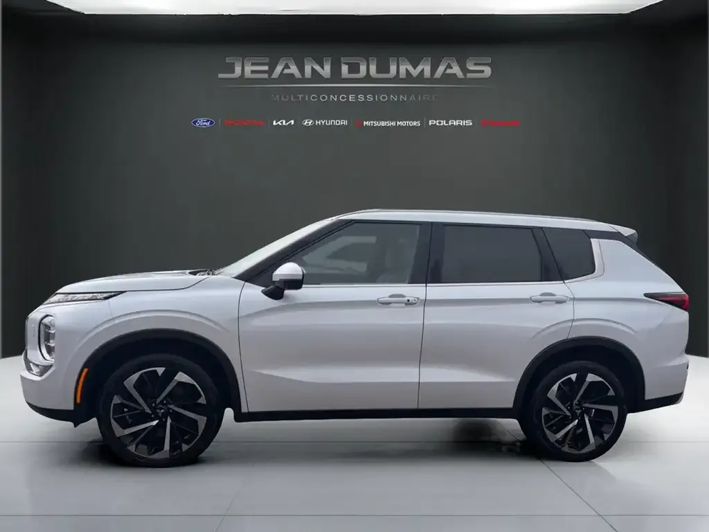 Mitsubishi Outlander 2023 photo 3
