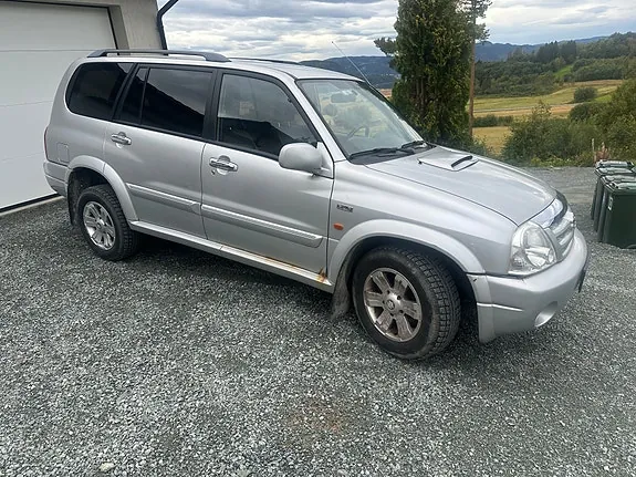 Suzuki Xl7 2006 photo 5