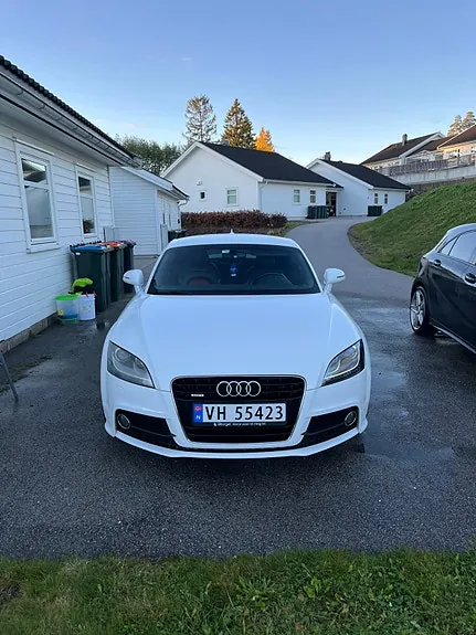 Audi Tt 2011 photo 2