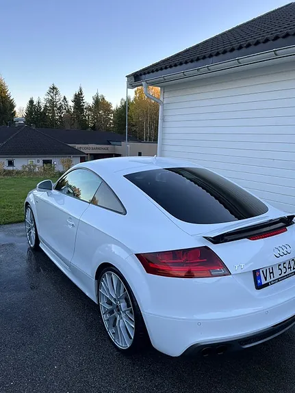 Audi Tt 2011 photo 4