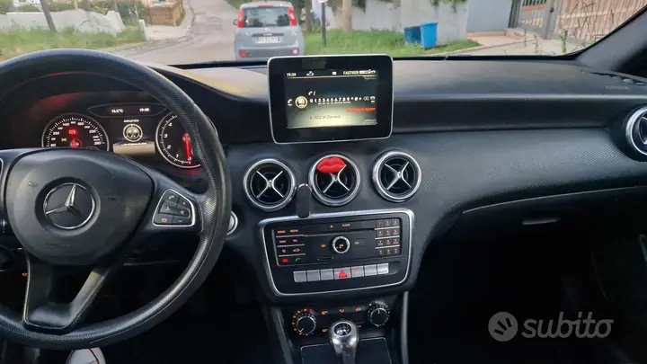 Mercedes-Benz A160