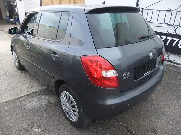 Skoda Fabia 2008 photo 4