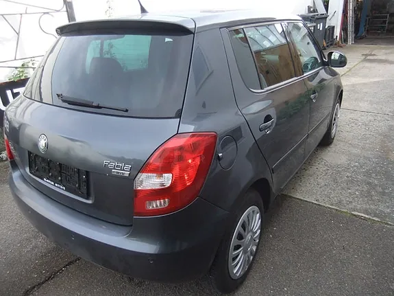 Skoda Fabia 2008 photo 3