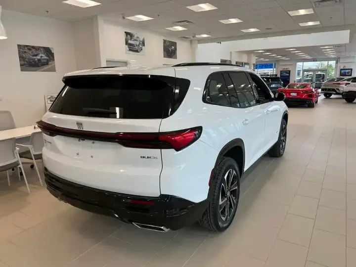 Buick Enclave 2026 photo 3