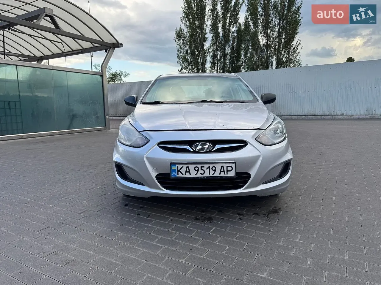 Hyundai Accent 2011 photo 2