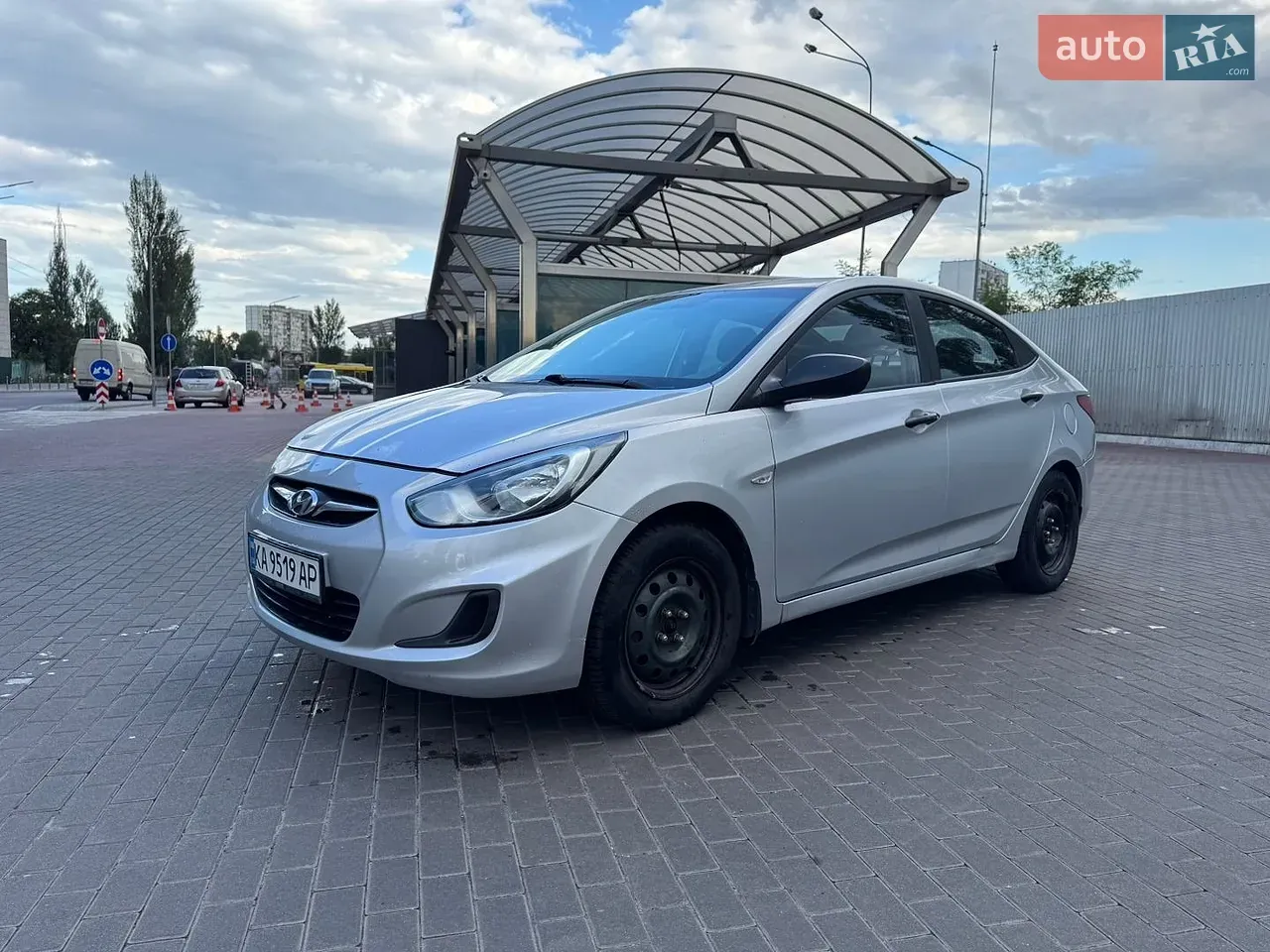 Hyundai Accent 2011 photo 3