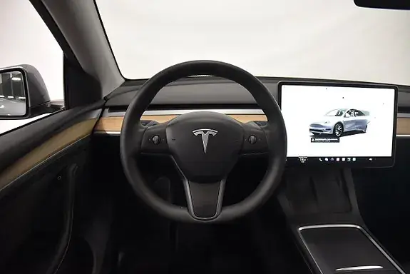 Tesla Model Y 2023 photo 2