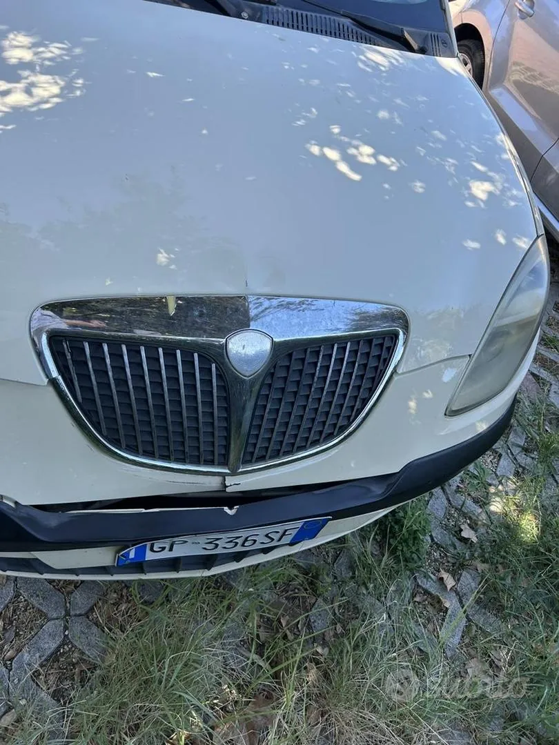 Lancia Ypsilon 2005 photo 2