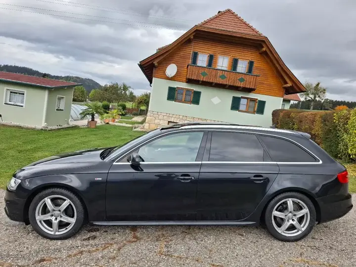 Audi A4 2012 photo 2