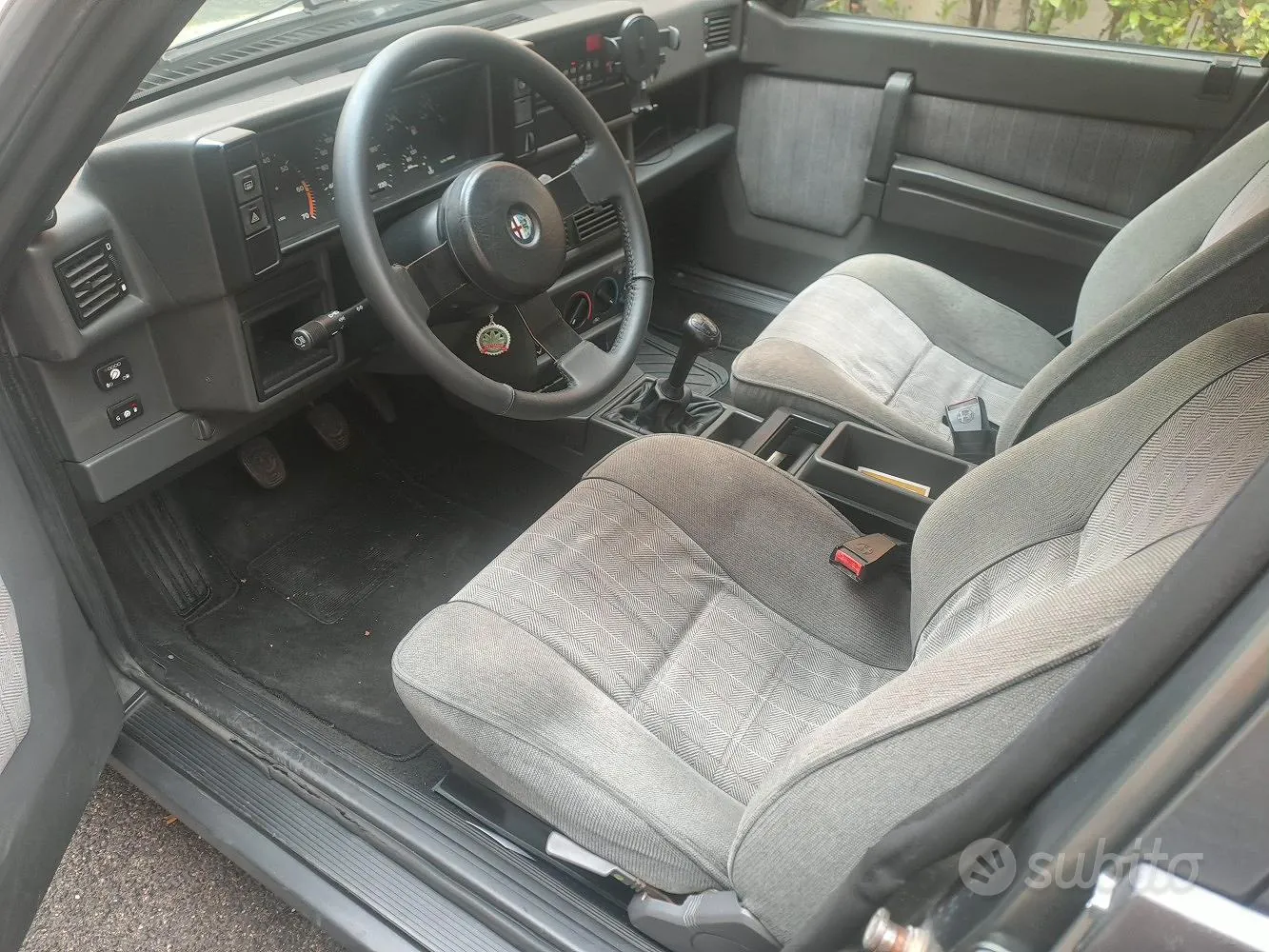 Alfa Romeo 75 1990 photo 5