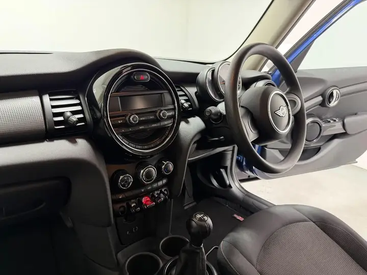 Mini Hatch 2016 photo 4