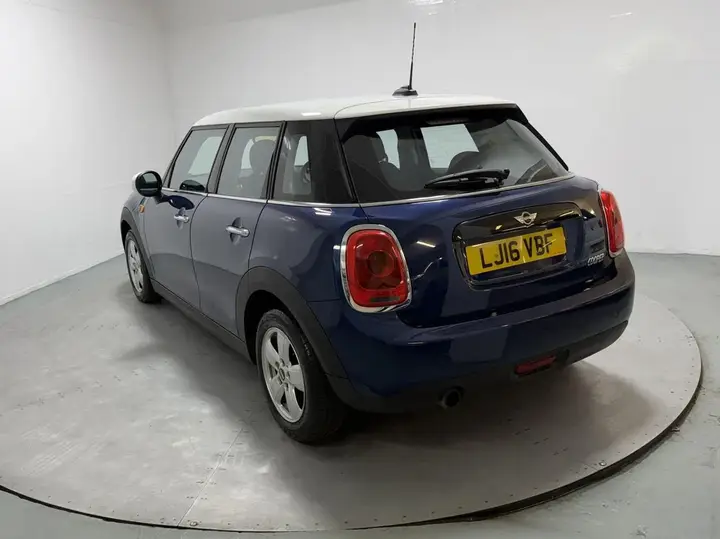 Mini Hatch 2016 photo 2