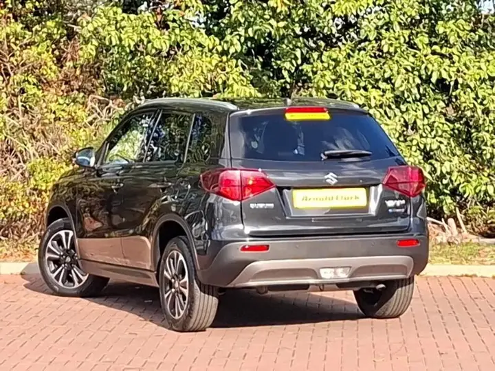 Suzuki Vitara 2024 photo 2