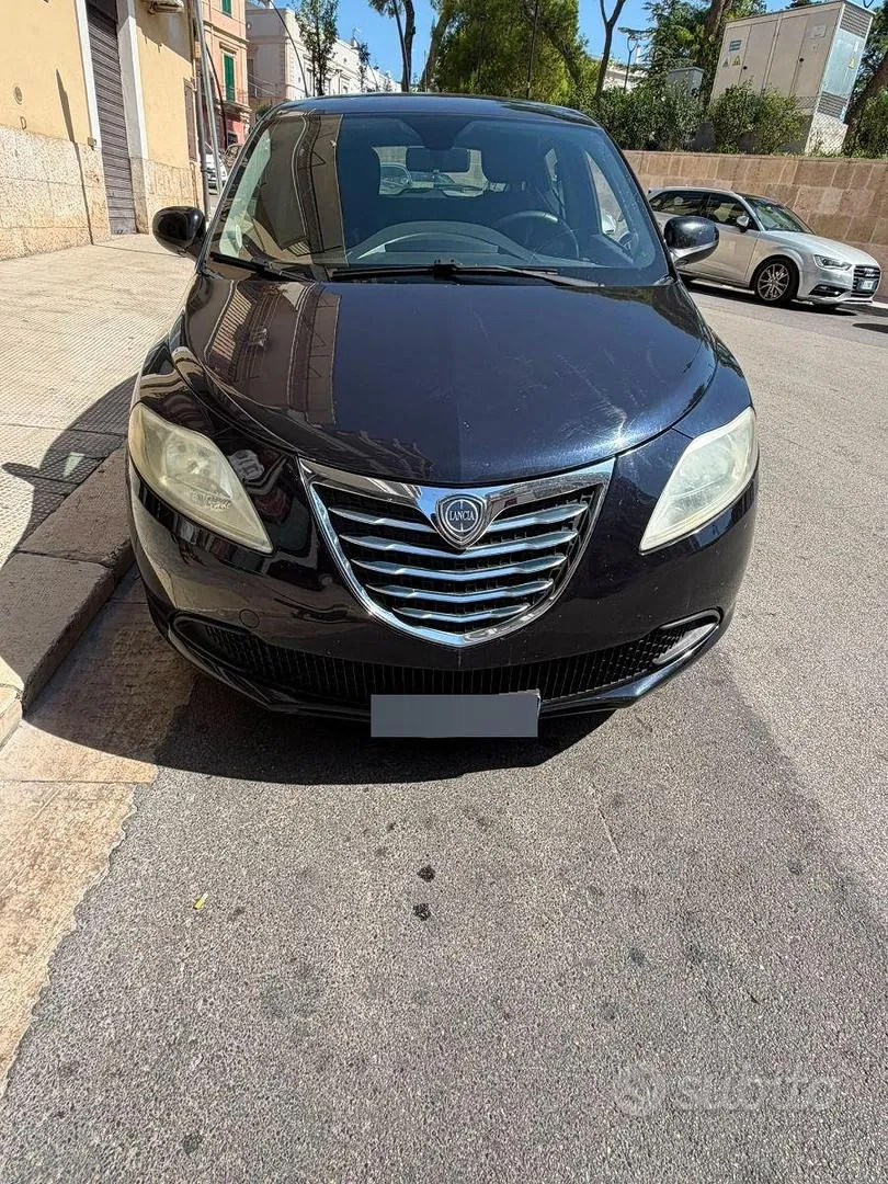 Lancia Ypsilon