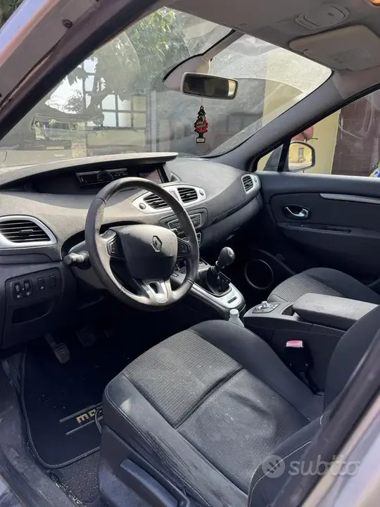 Renault Scenic 2010 photo 3
