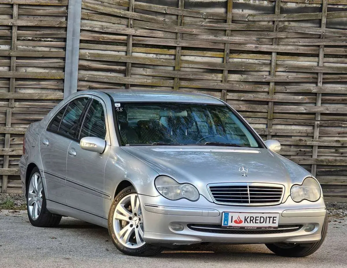 Mercedes-Benz C-Class 2003 photo 2