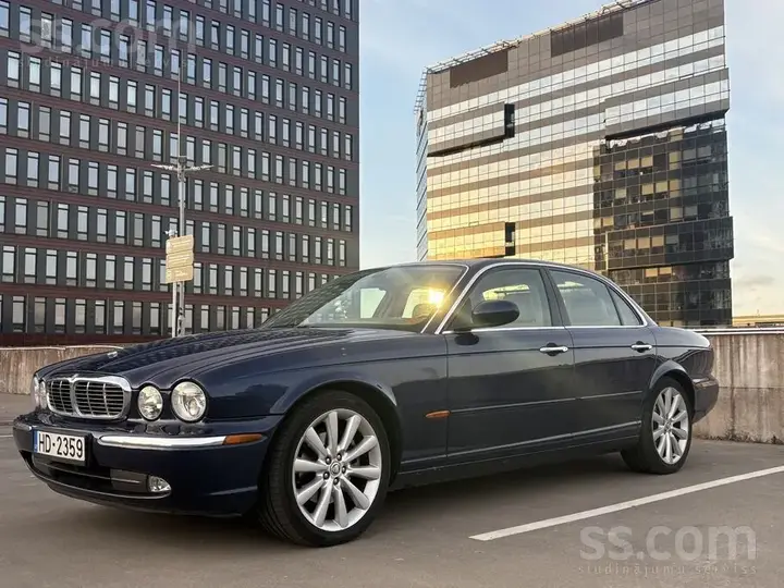 Jaguar Xj