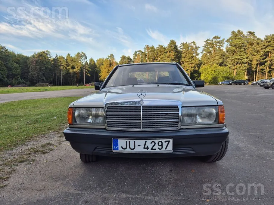 Mercedes-Benz 190 1986 photo 3